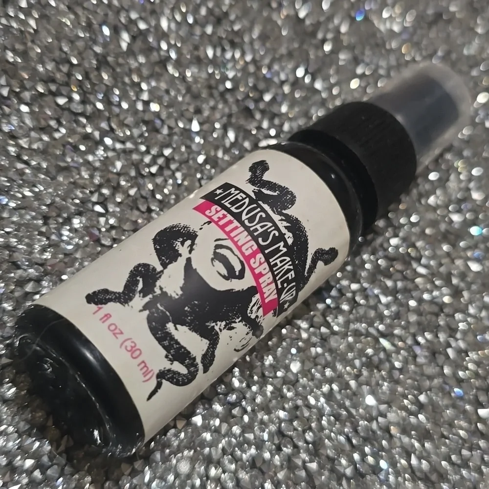 ❇️🧚‍♀️Medusa Makeup Setting Spray NWT